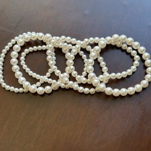 Faux pearl bracelet set
